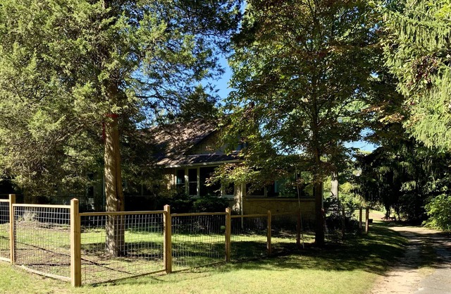 Spacious 4 BDR/3 BA 2 Acre property one minute from Lake Michigan-Dog Friendly!