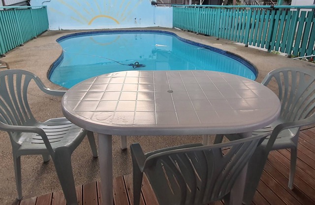 Spacious 4-bdrm fully self-contained WIFI, Parking