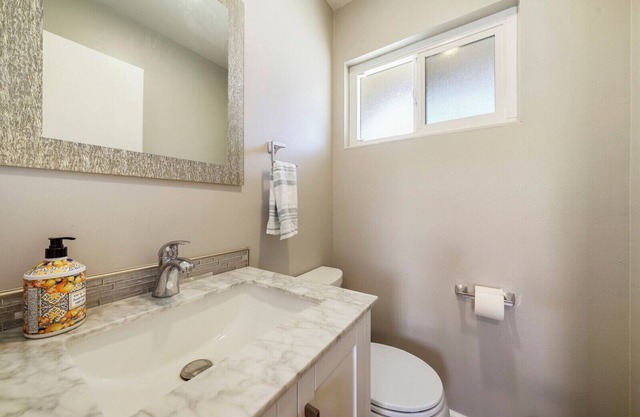 Spacious 4-bedroom house in wine country. USA today voted as #1 wine region.