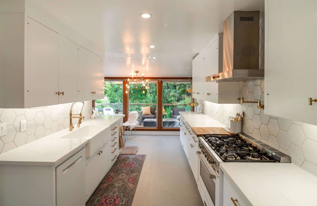 Spacious 4-bedroom Mid Century Modern Marvel in the Hills