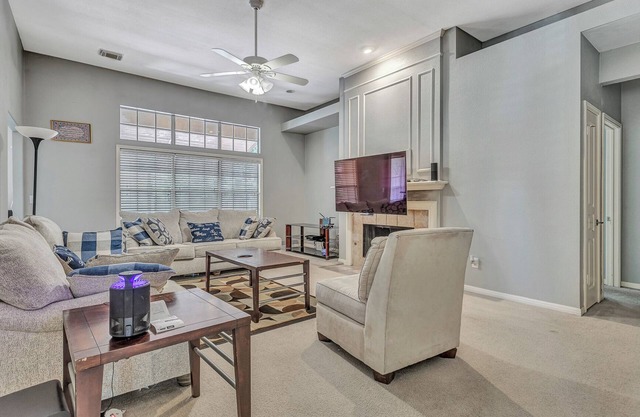 Spacious 4-bedroom house with WiFi, AC in beautiful San Antonio