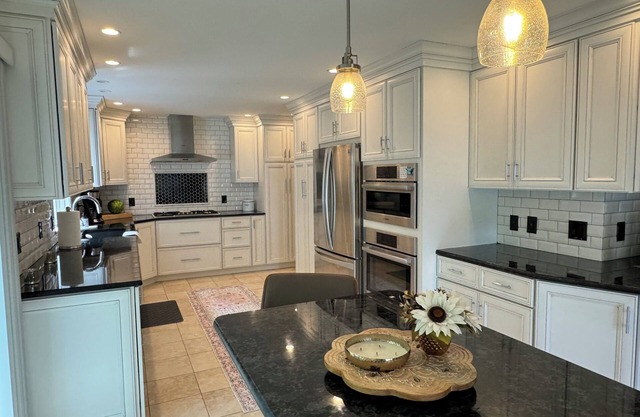 Spacious 4-bedroom Villa in Granger with game & fitness room, WiFi, close to ND