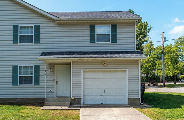 Spacious 4BR/2BA in the heart of Oxford! Minutes from Miami University & Uptown