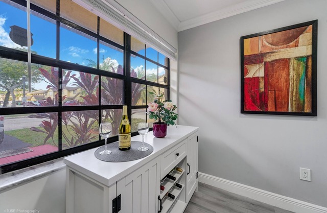 Spacious 4BR Miami Townhome | Communal Pool