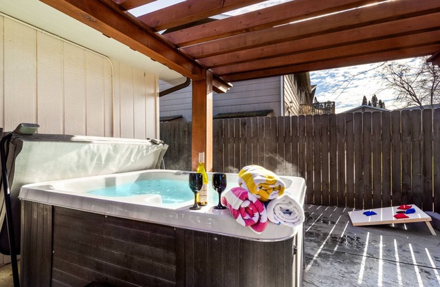 Spacious 4BR Retreat w/Hot Tub, Outdoor Games & EV Charger – 10 Min Walla Walla