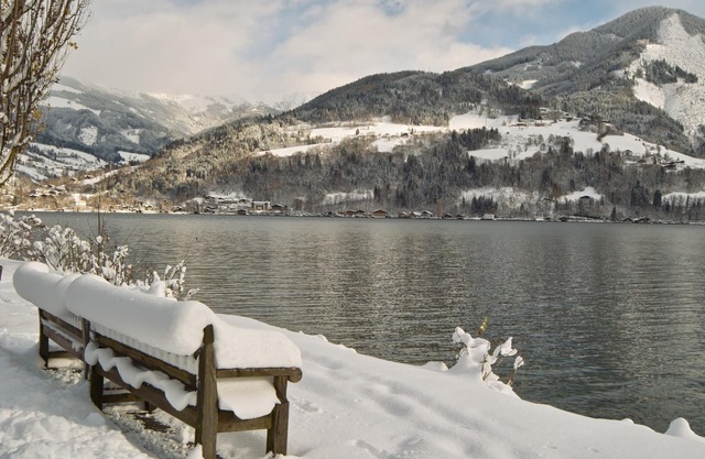 Spacious 5 bed chalet with sauna, ideal location, sleeps up to 12.