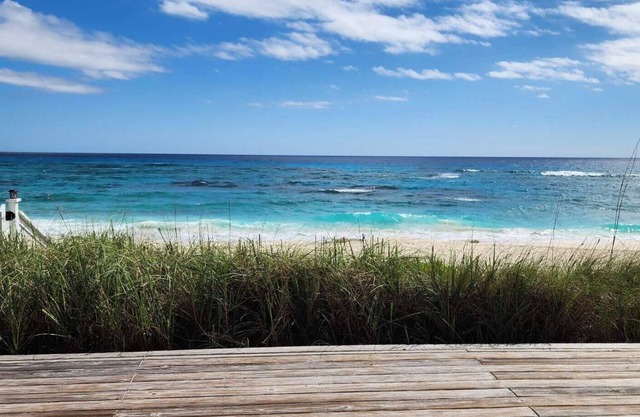 Spacious 5-bedroom cottage in charming Hope Town on the Atlantic Ocean