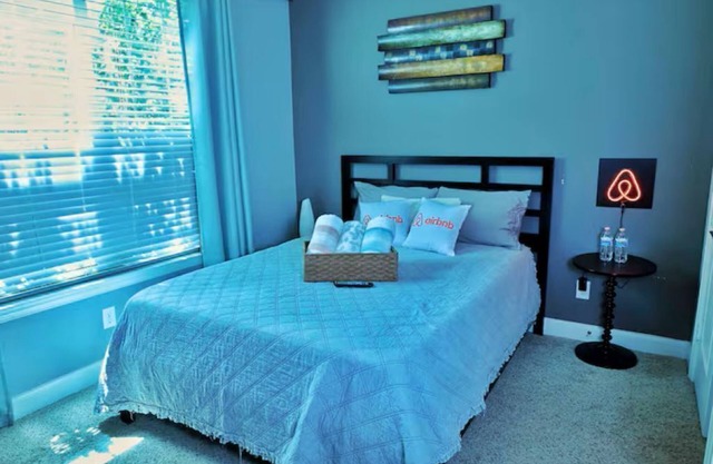 Spacious 5-bedroom Modern Stay Near - IAH-AIRPORT