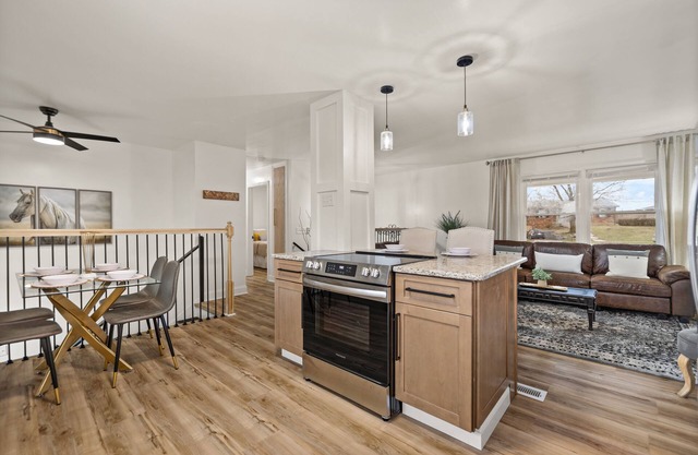 Spacious 5-BR House w/WiFi, Theater, Laundry, Fully Stocked Kitchen, & Patio