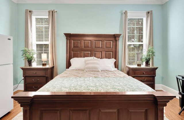 Spacious 5BR Corporate Home/Ideal for Work Crews & Long Stays/Centrally located