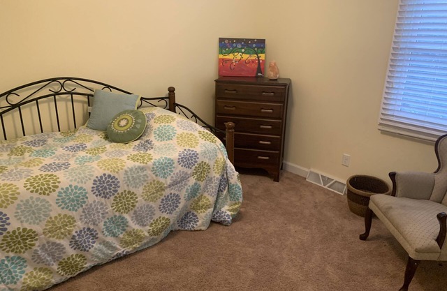 Spacious 6 Bedroom Home 15 mins from Fiserv Forum