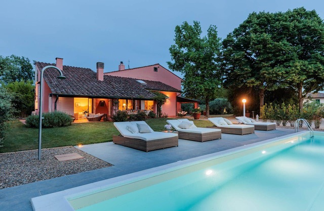 Spacious 6 bedrooms Villa with Private Pool on the Tuscan Hills of Santa Colomba by Pontedera and Bientina