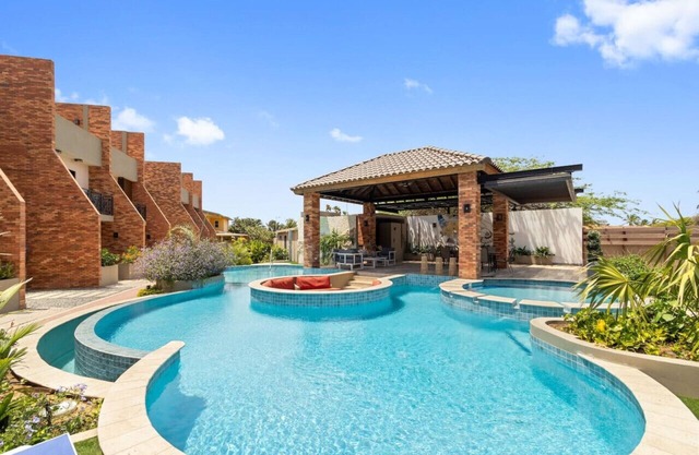 Spacious 9BR Stay Walk to Palm Beach & Ritz – Porta Al Sole 2, 3 & 4 by Bocobay