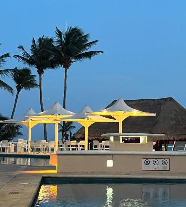 Spacious and comfortable apartment w pool and golf
