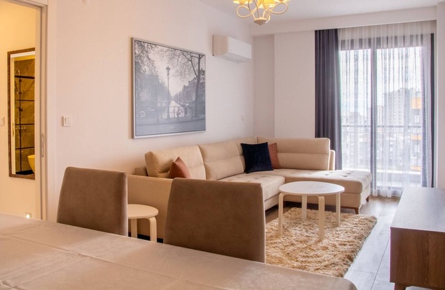 Spacious and Furnished Flat with Balcony in Izmir