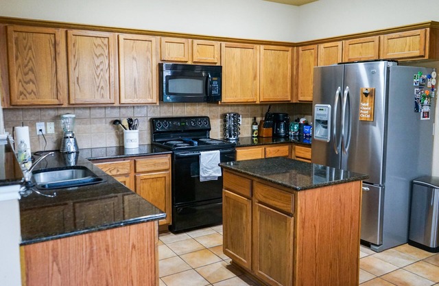 Spacious and Great Sunset View at Stone Oak area