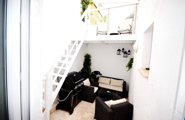 Spacious and Modern Apartment In Central Nice