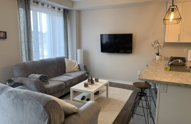 Spacious and modern townhome in Collingwood