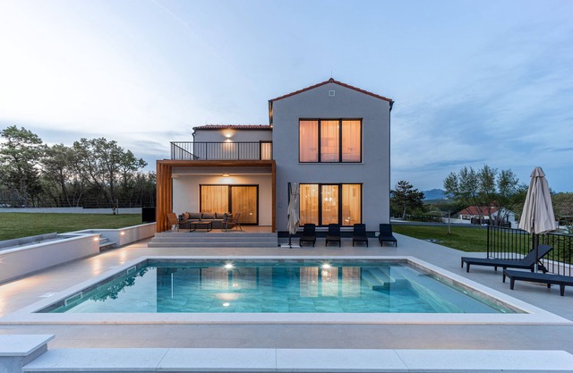 Spacious and relaxing villa with private pool