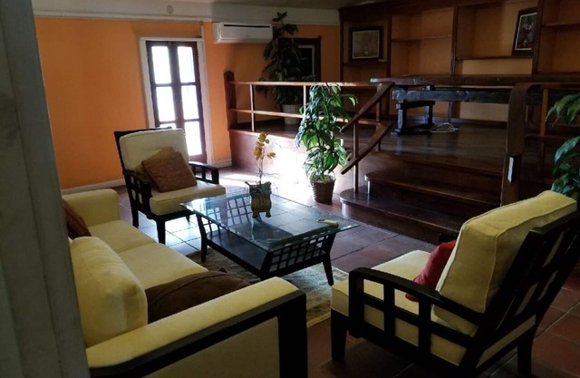 Spacious Apartment in Historic Landmark Building in Heart of Downtown St. Thomas