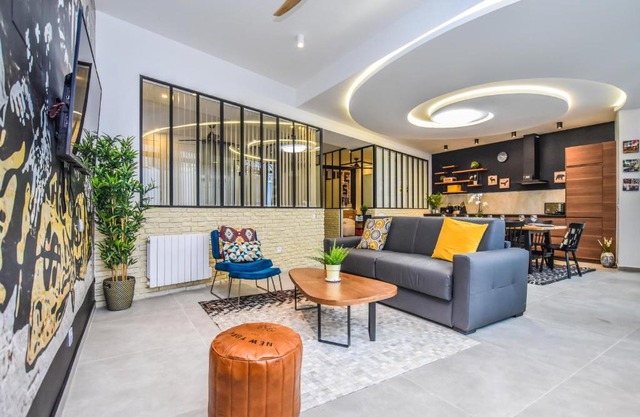 Spacious apartment - 4BR-10P - Butte-aux-Cailles