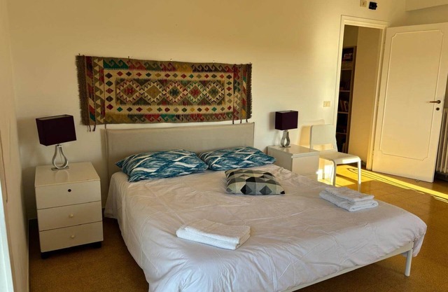 Spacious apartment with park view in Conca d'oro