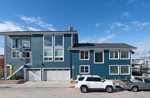 Spacious Balboa Island Bayfront