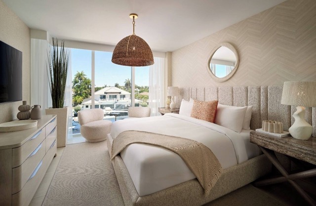 Spacious Balcony Retreat Close to Fort Lauderdale Beach – Recharge in Modern Ele