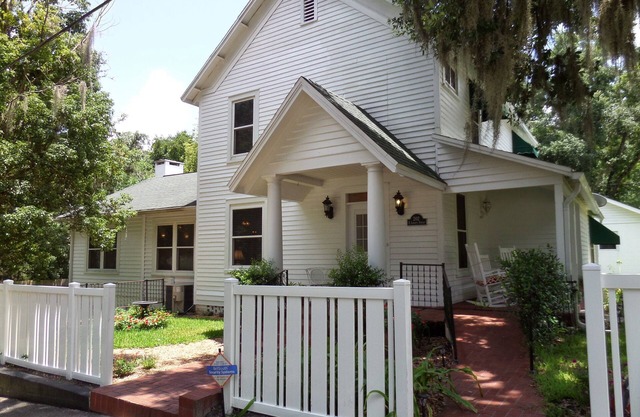 Spacious Beautiful Comfortable - Florida's Nature Coast!