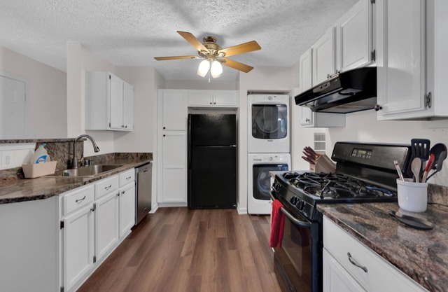 Spacious & beautiful Home Near Herndon/IAD Airport/Ashburn
