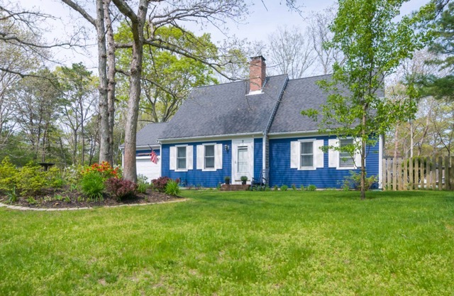 Spacious Cape Style Located on Cul de Sac in Country Farms Estates