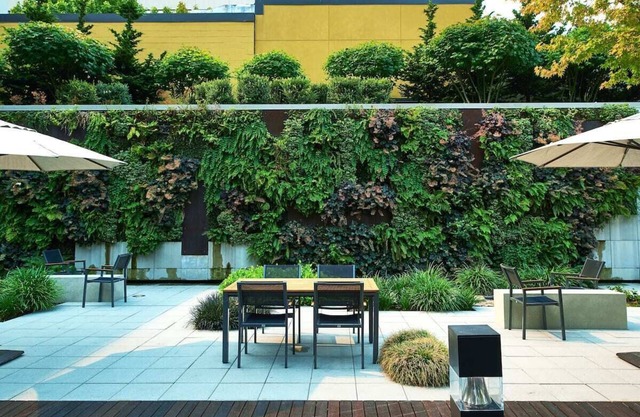 Spacious Comfort at The Hotel Zags Portland - Premier 2 Queen, Free Breakfast