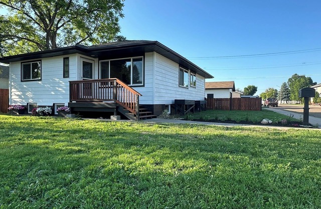 Spacious comfortable weekend stay close to the outdoors.