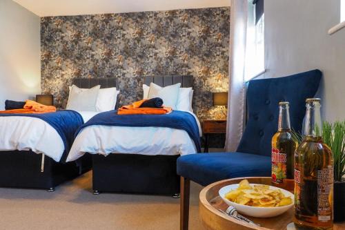 Spacious Comfy 4 Bed Home - Sleeps up to 7 & Pets