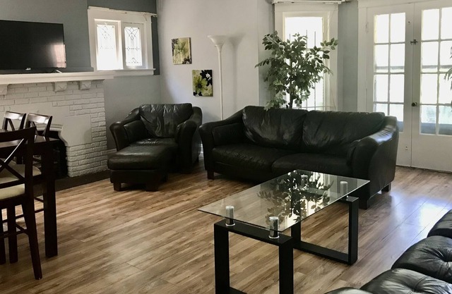 Spacious Condo Overlooking the Park