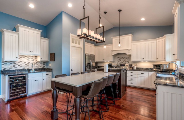 Spacious condo, walking distance to downtown Fish Creek, Marina, Public Beach!