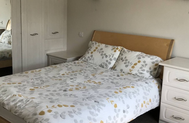 Spacious, cool, one bedroom apartment, with garden and off road parking.