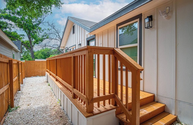 Spacious Delightful 4 BR/3 BA Close to Downtown