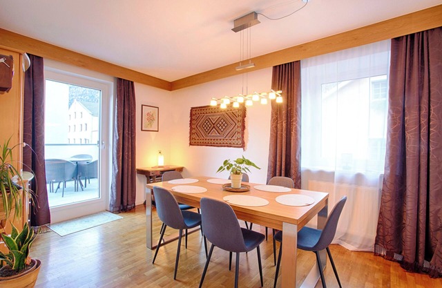 Spacious family apartment in the heart of Lasa