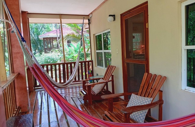 Spacious family cottage w/3beds, AC, Restaurant and car rental onsite.
