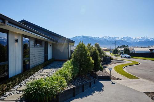 Spacious Family Friendly Parkside