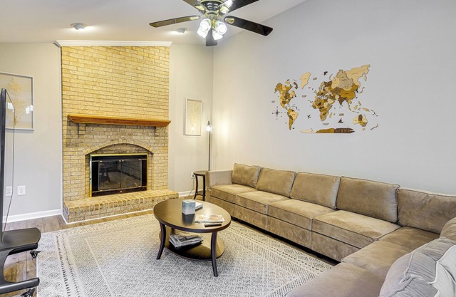 Spacious Family Retreat Near DC: Ideal For Groups!