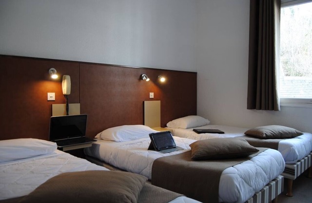 Spacious Family Suite w/Private Balcony! Enjoy amazing Views