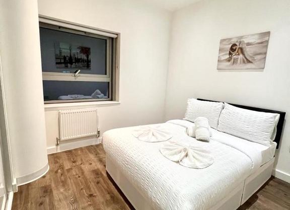Spacious Flat in West Croydon