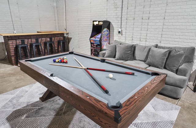 Spacious for Groups~Game Room~5 Min to Mass Ave