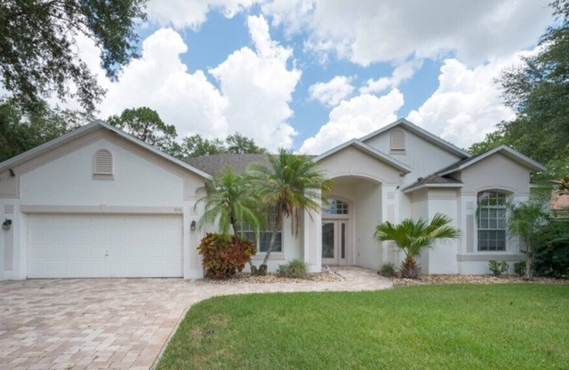 Spacious Getaway on Golf Course