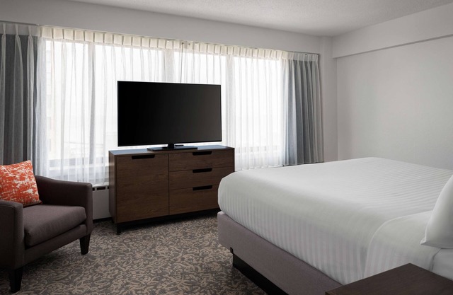 Spacious Good-Value Accommodation! 2 Convenient Units, Free Breakfast
