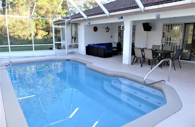 Spacious Heated Pool Home with Pool & Ping Pong Table