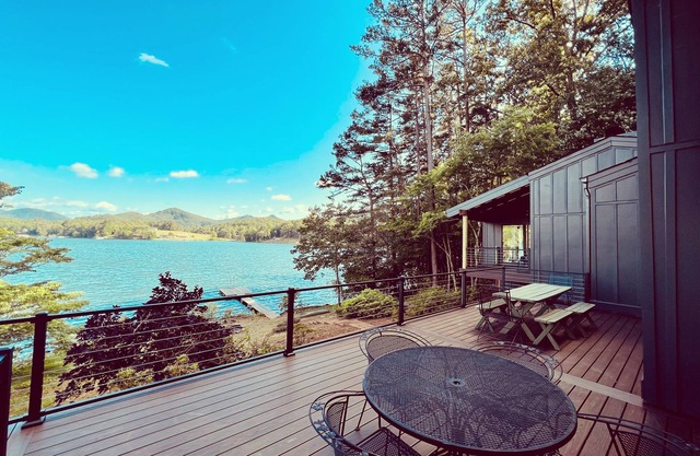 Spacious Hiawassee Lake House