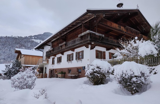 Spacious holiday apartment on the ski slope